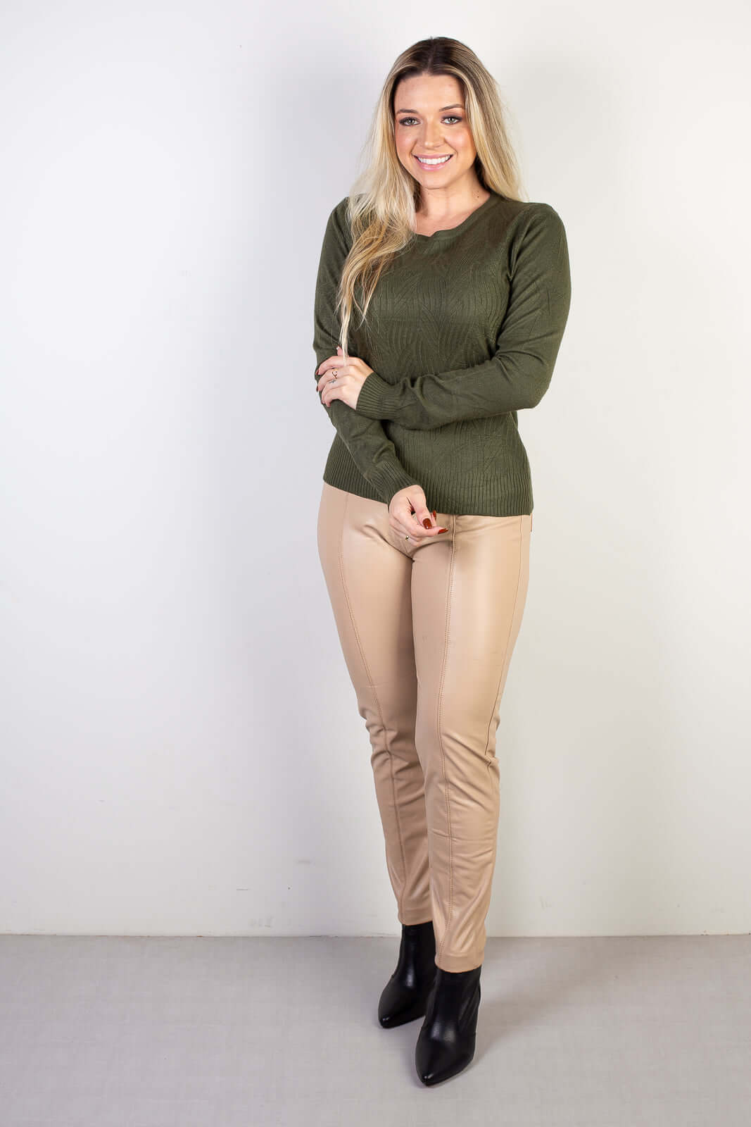 Blusa de malha feminina detalhes 84338 - Enluaze