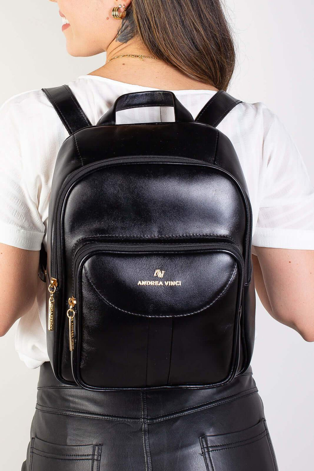 Mochila pequena feminina em couro italiano Angelina - Enluaze