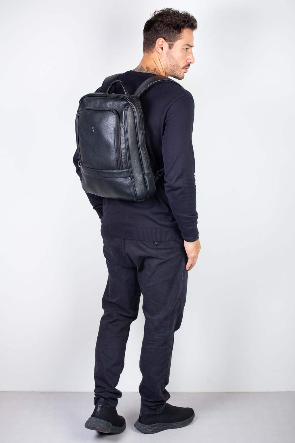 Mochila de couro slim masculina Enzo - Enluaze