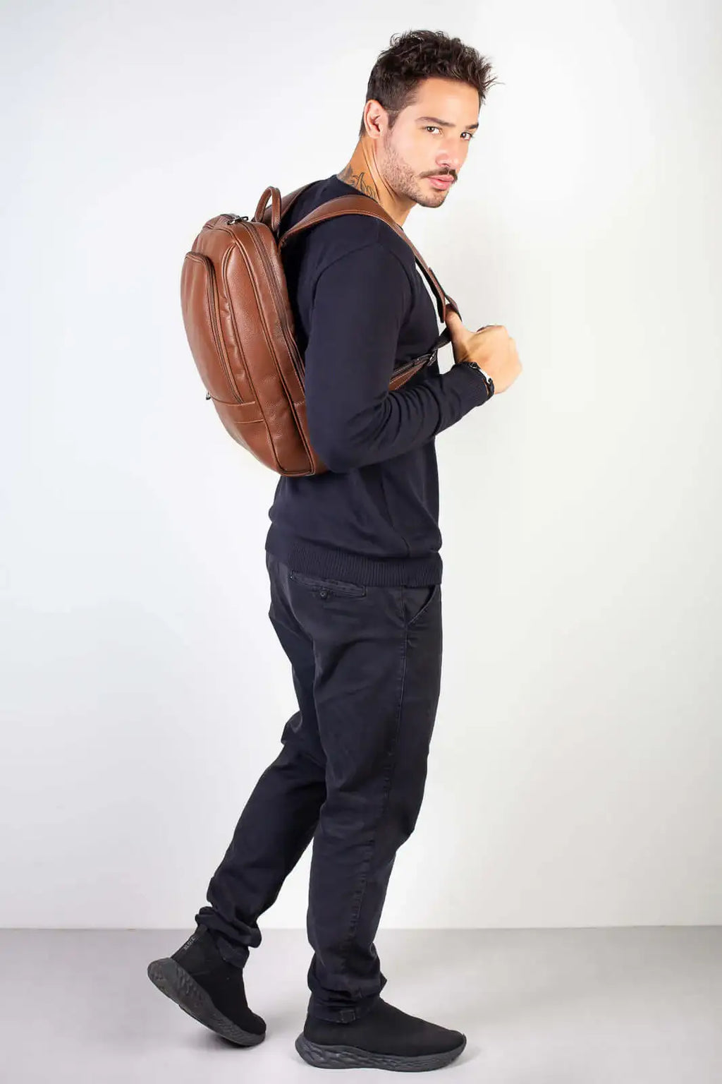 Mochila de couro slim masculina Enzo - Enluaze