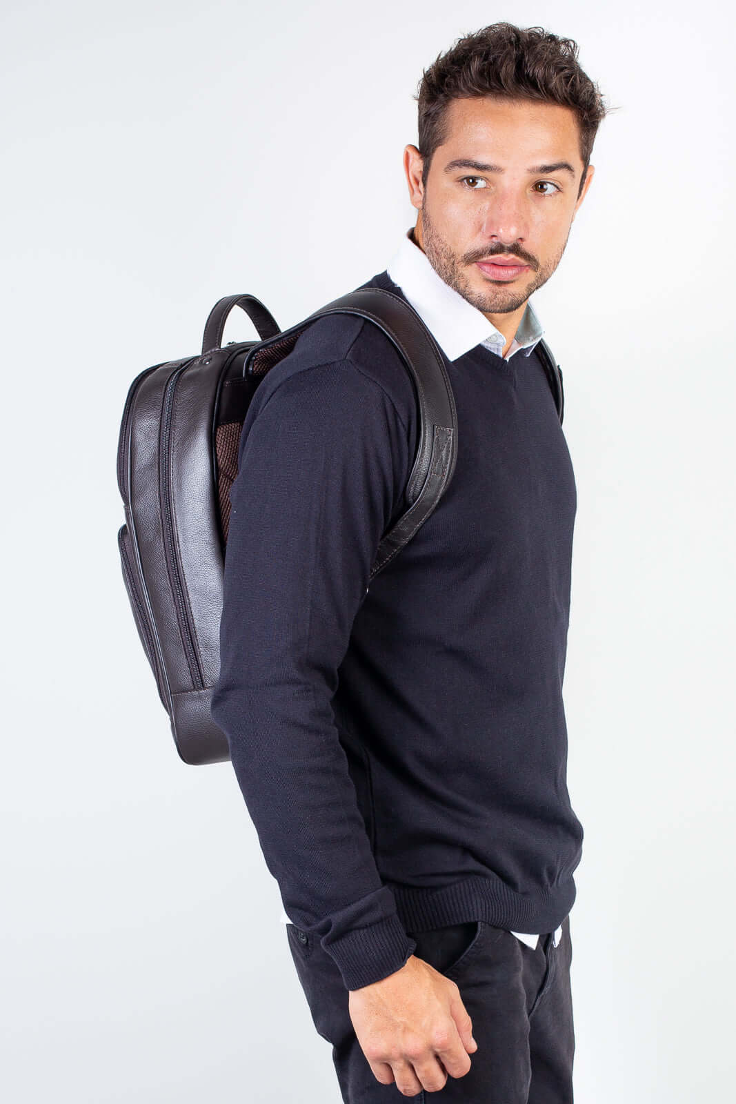 Mochila de couro masculina para notebook Vicente - Enluaze
