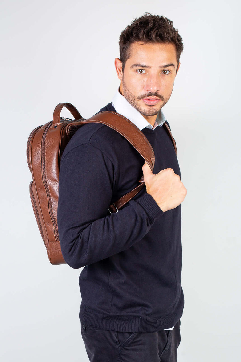Mochila de couro masculina para notebook Vicente - Enluaze