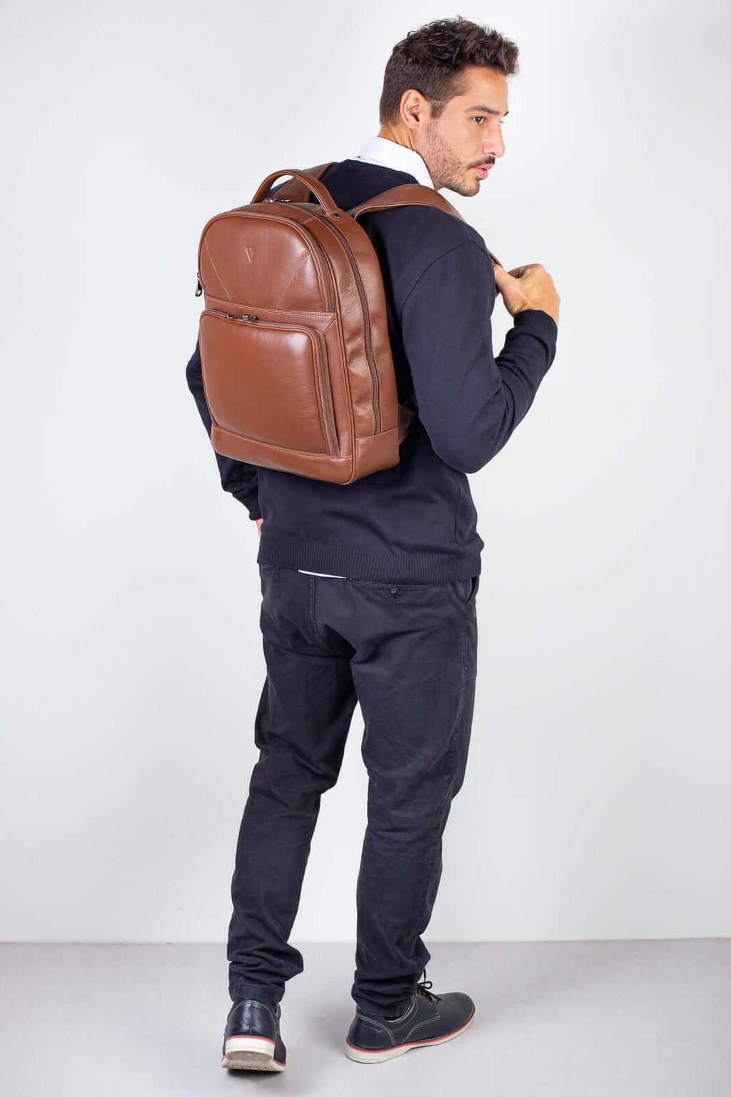 Mochila de couro masculina para notebook Vicente - Enluaze