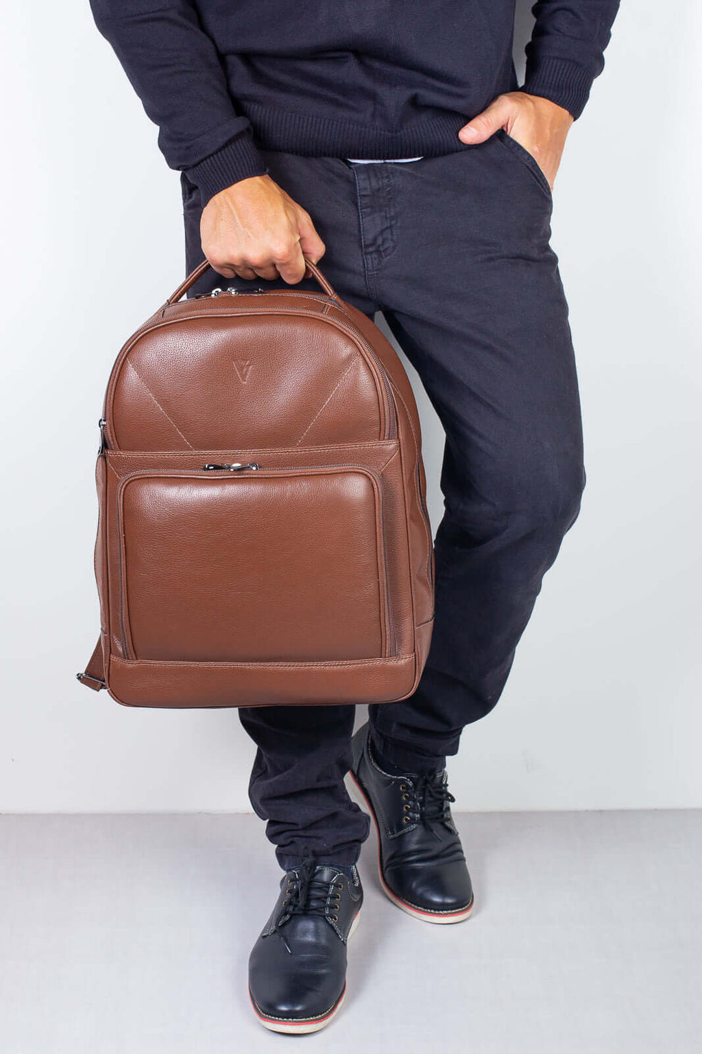 Mochila de couro masculina para notebook Vicente - Enluaze