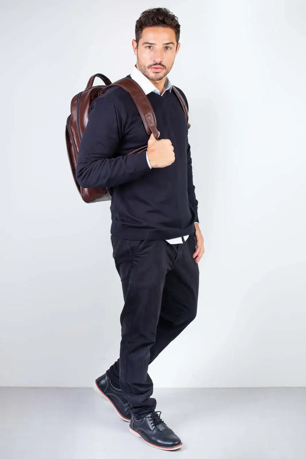 Mochila masculina de couro italiano para notebook 17" Arthur - Enluaze