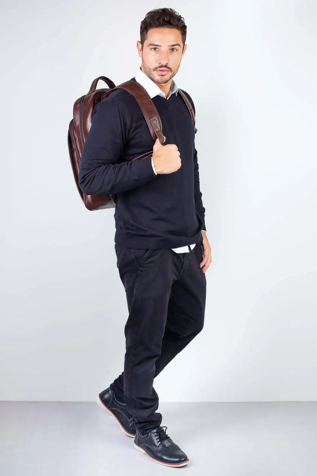 Mochila masculina de couro italiano para notebook 17" Arthur - Enluaze