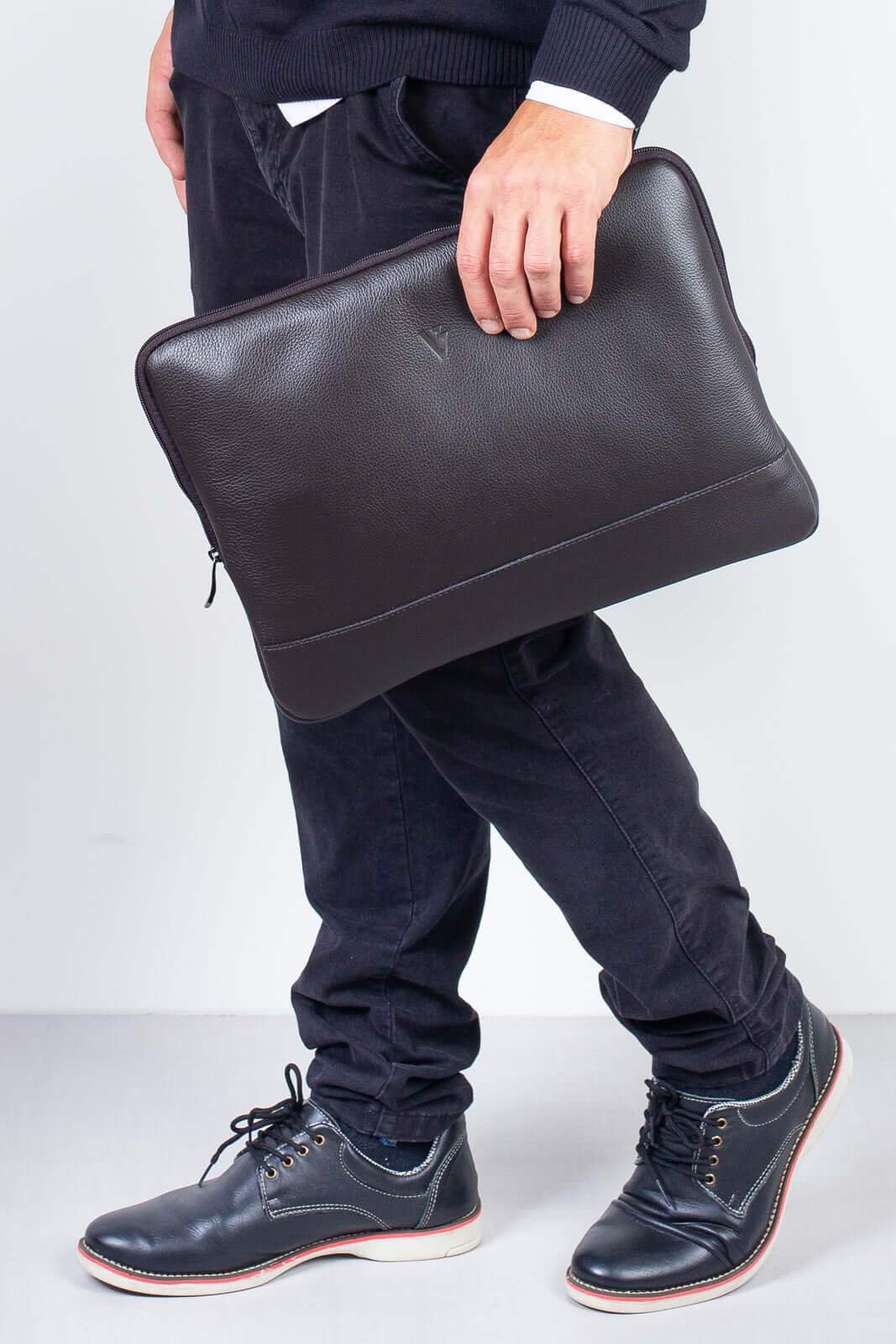 Case de couro para notebook de 14" Guga - Enluaze