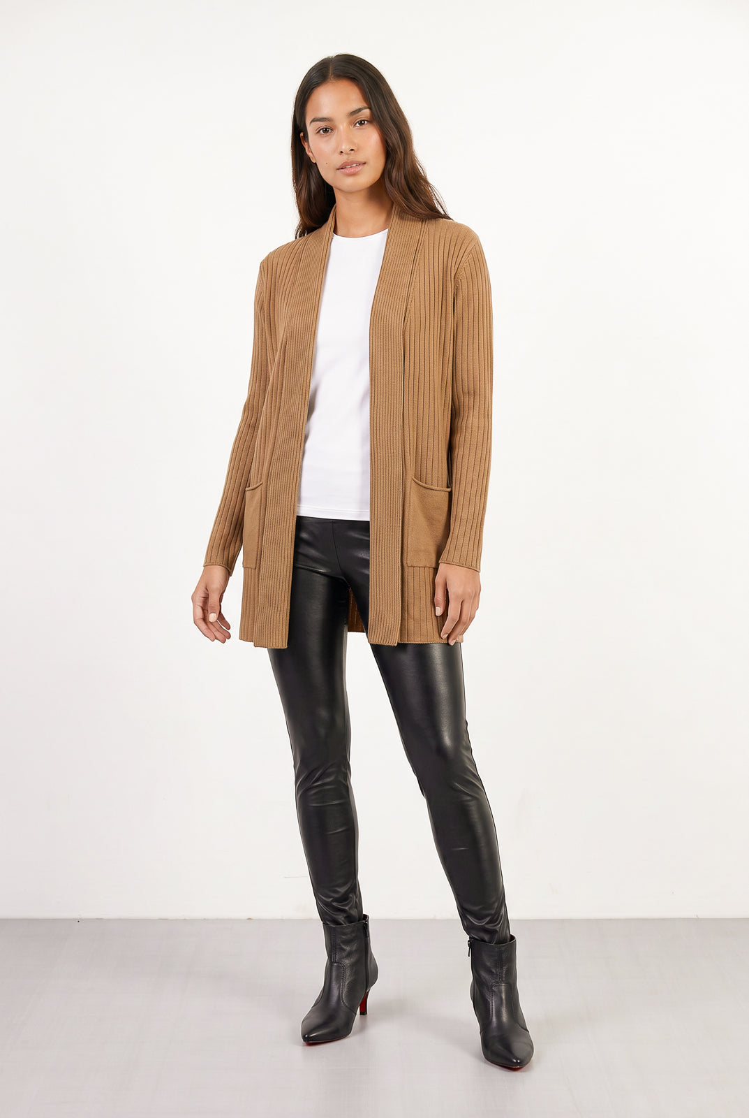 Cardigan  feminino longo de malha com bolsos 61283
