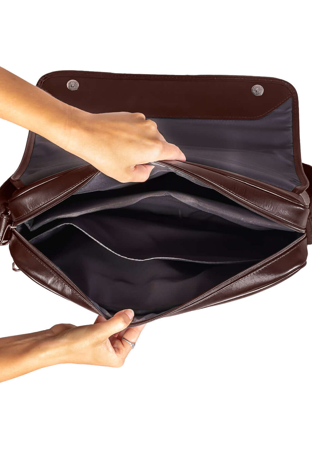 Pasta carteiro para notebook em couro italiano Cassio - Enluaze