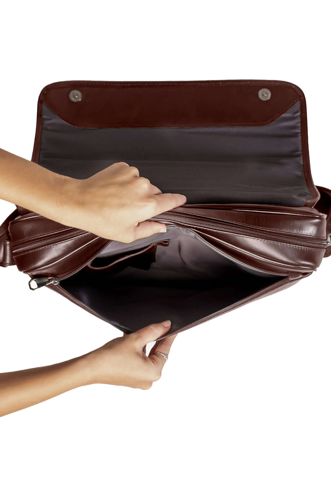 Pasta carteiro para notebook em couro italiano Cassio - Enluaze