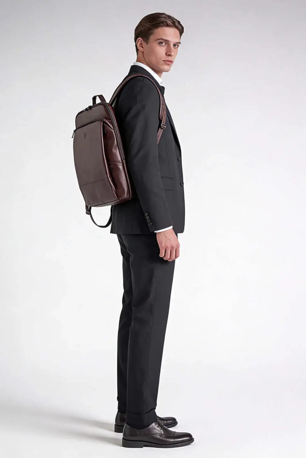 Mochila masculina slim para notebook couro italiano Otávio - Enluaze