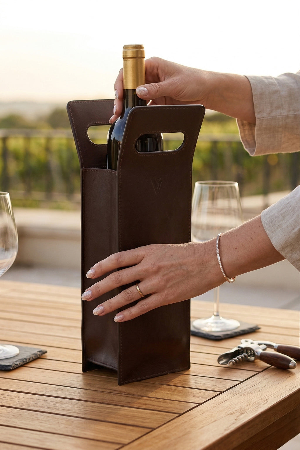 Porta-vinho individual em couro italiano
