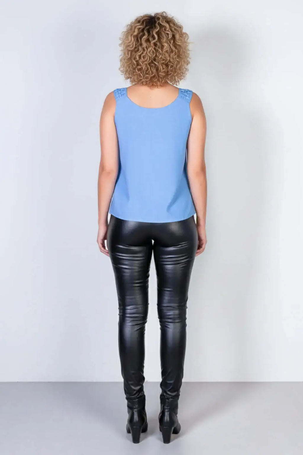 Regata feminina viscose com detalhe na alça 51636 - Enluaze