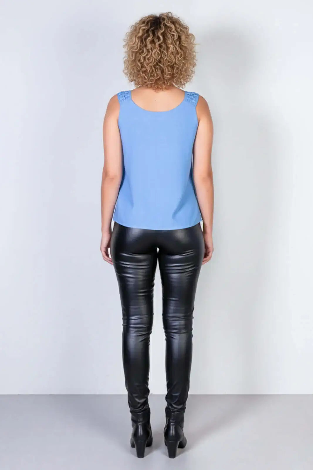 Regata feminina viscose com detalhe na alça 51636 - Enluaze