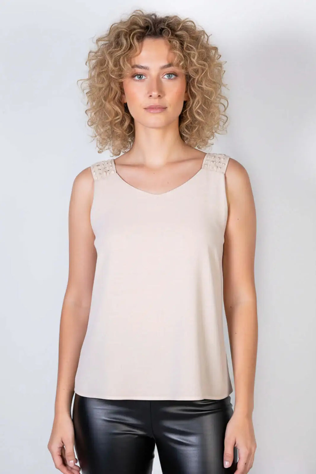 Regata feminina viscose com detalhe na alça 51636 - Enluaze