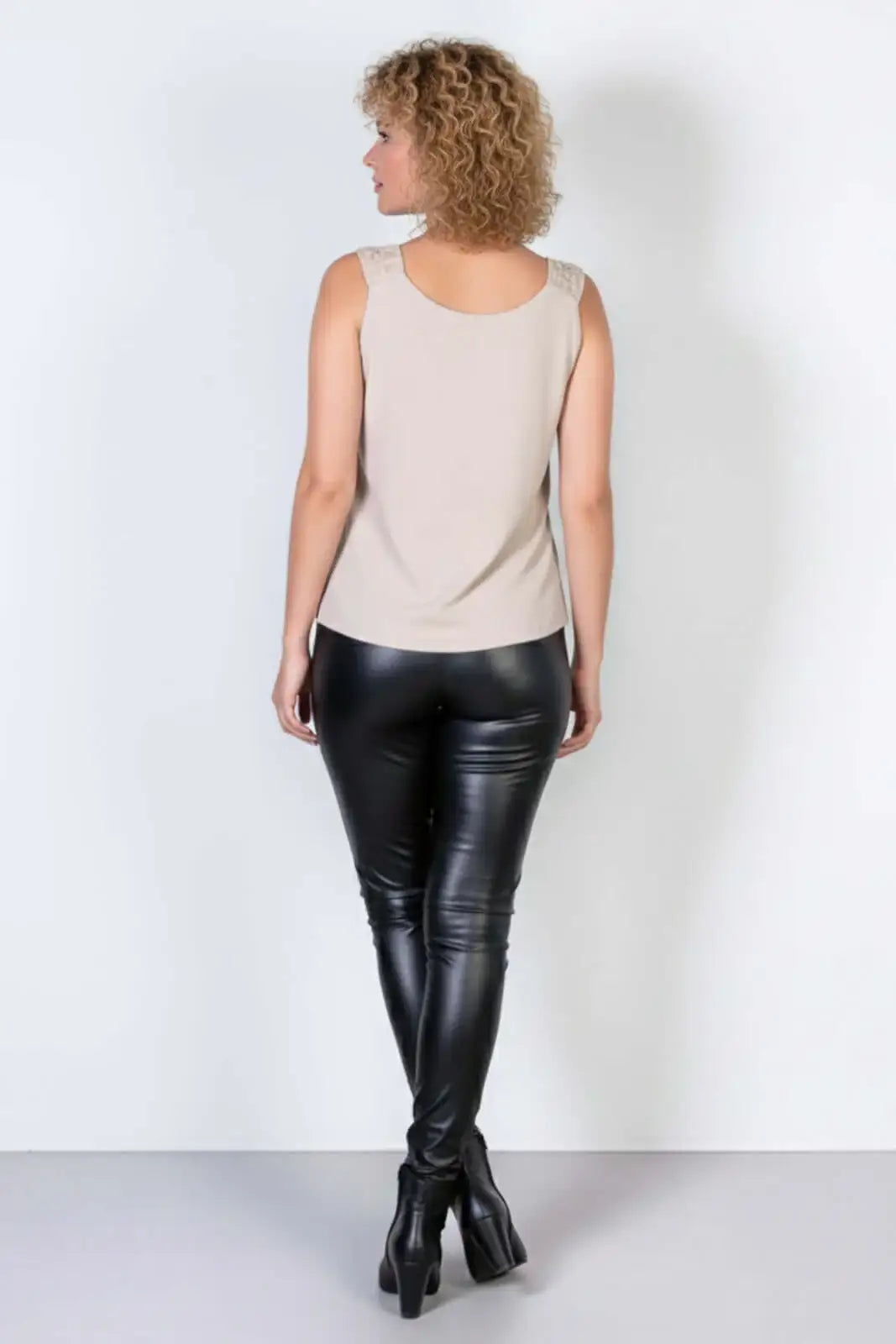 Regata feminina viscose com detalhe na alça 51636 - Enluaze