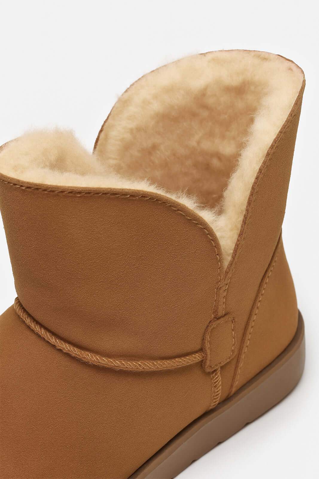 Bota pantufa peluciada cano curto Zuli - Enluaze