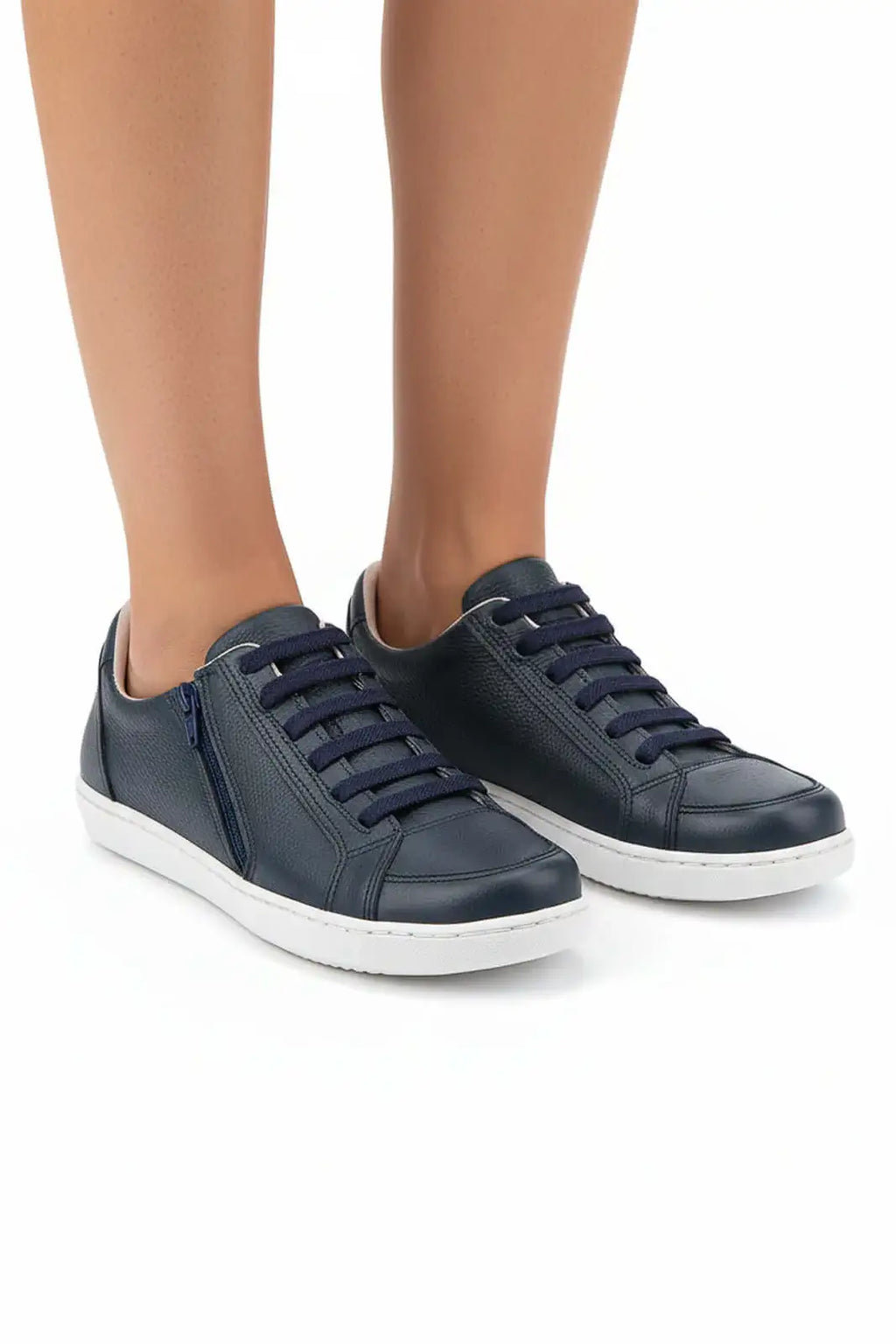 Tênis feminino em couro com elástico e zíper 0203 - Enluaze