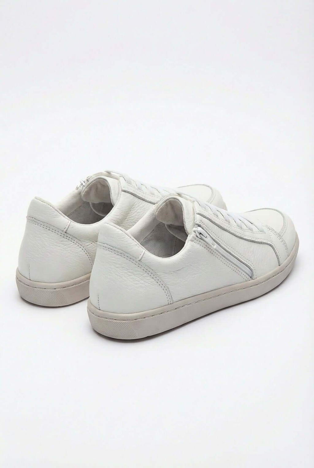 Tênis feminino em couro com elástico e zíper 0203 - Enluaze