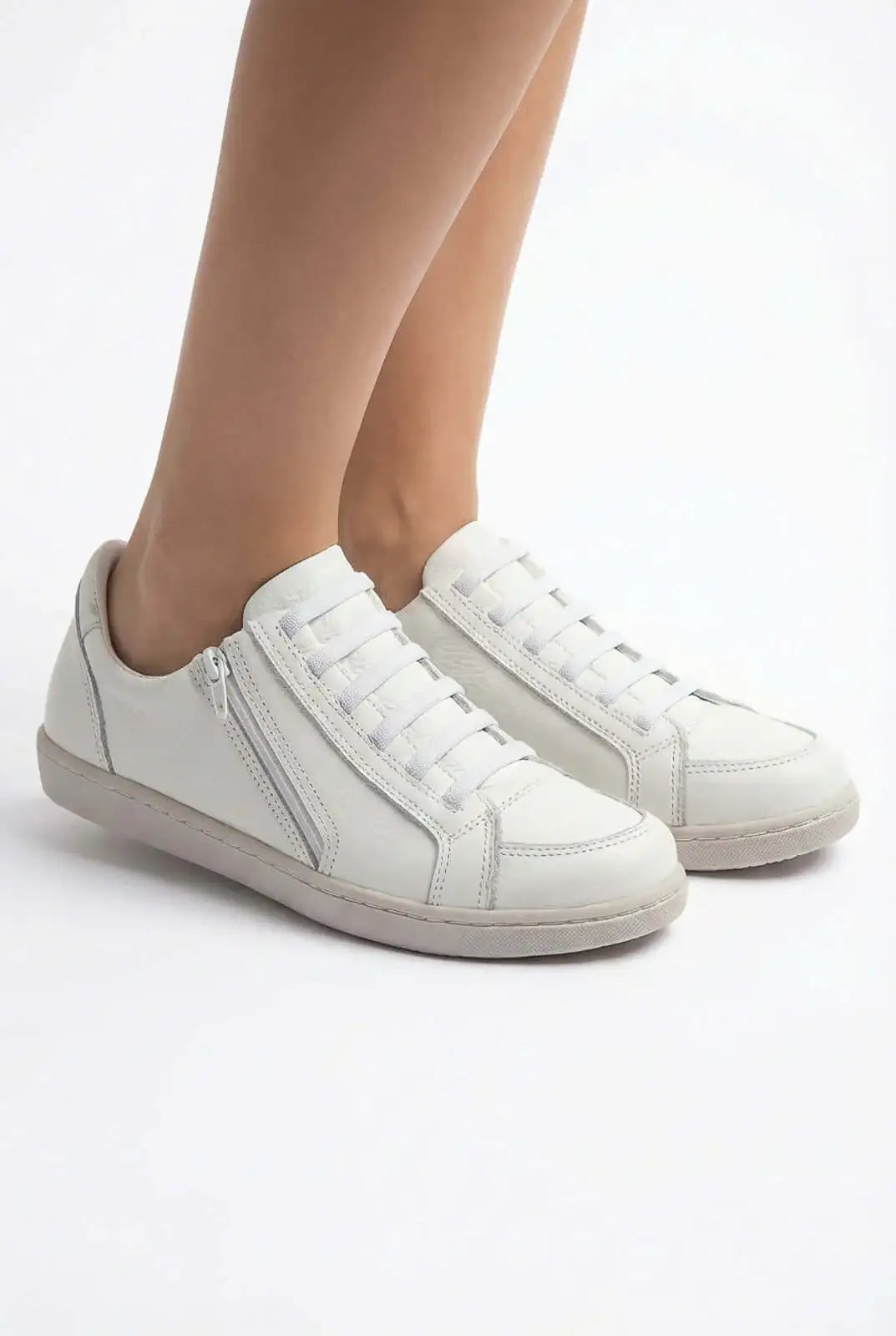 Tênis feminino em couro com elástico e zíper 0203 - Enluaze