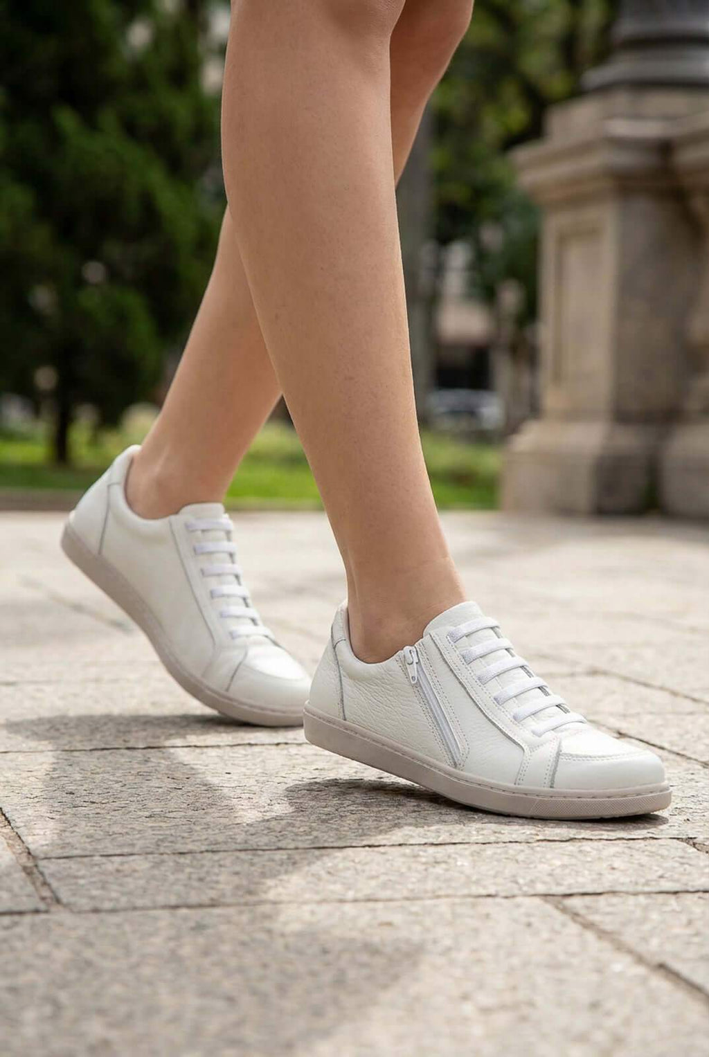 Tênis feminino em couro com elástico e zíper 0203 - Enluaze