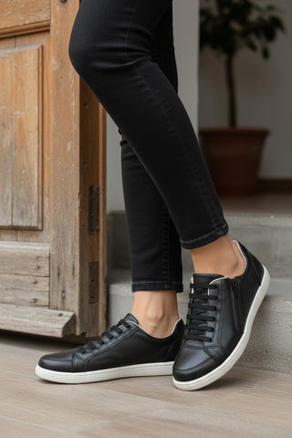 Tênis feminino em couro com elástico e zíper 0203