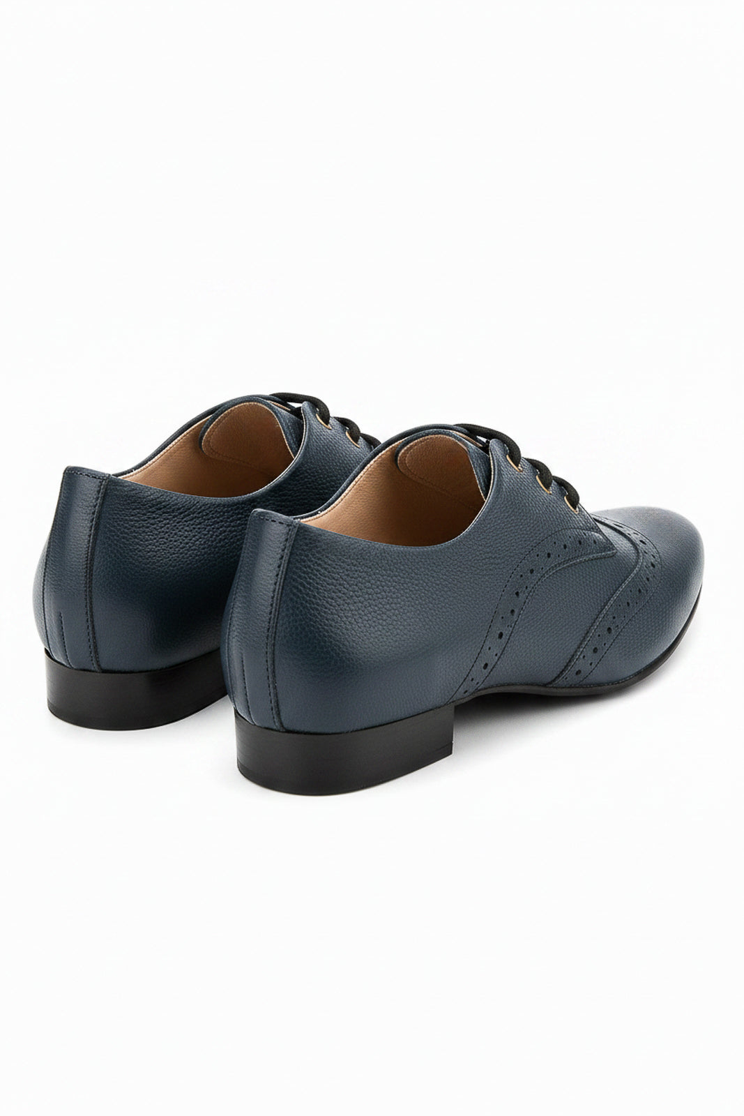 Sapato feminino Oxford em couro detalhes 0211