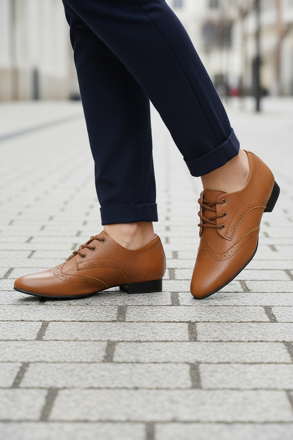 Sapato feminino Oxford em couro detalhes 0211
