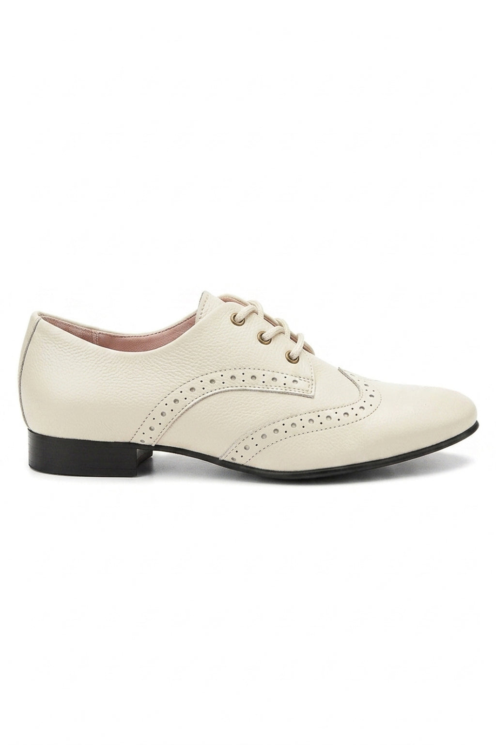 Sapato feminino Oxford em couro detalhes 0211