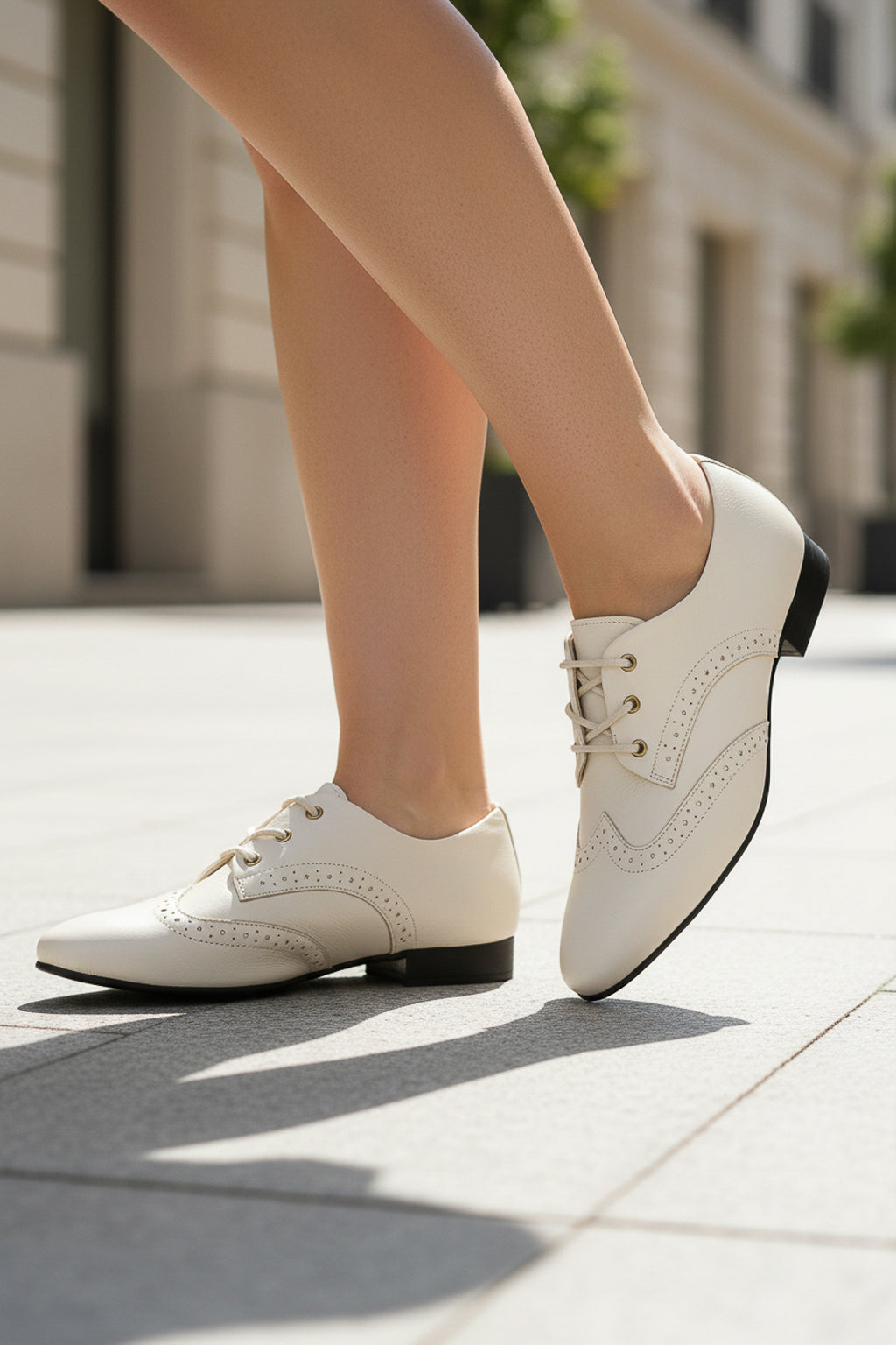 Sapato feminino Oxford em couro detalhes 0211