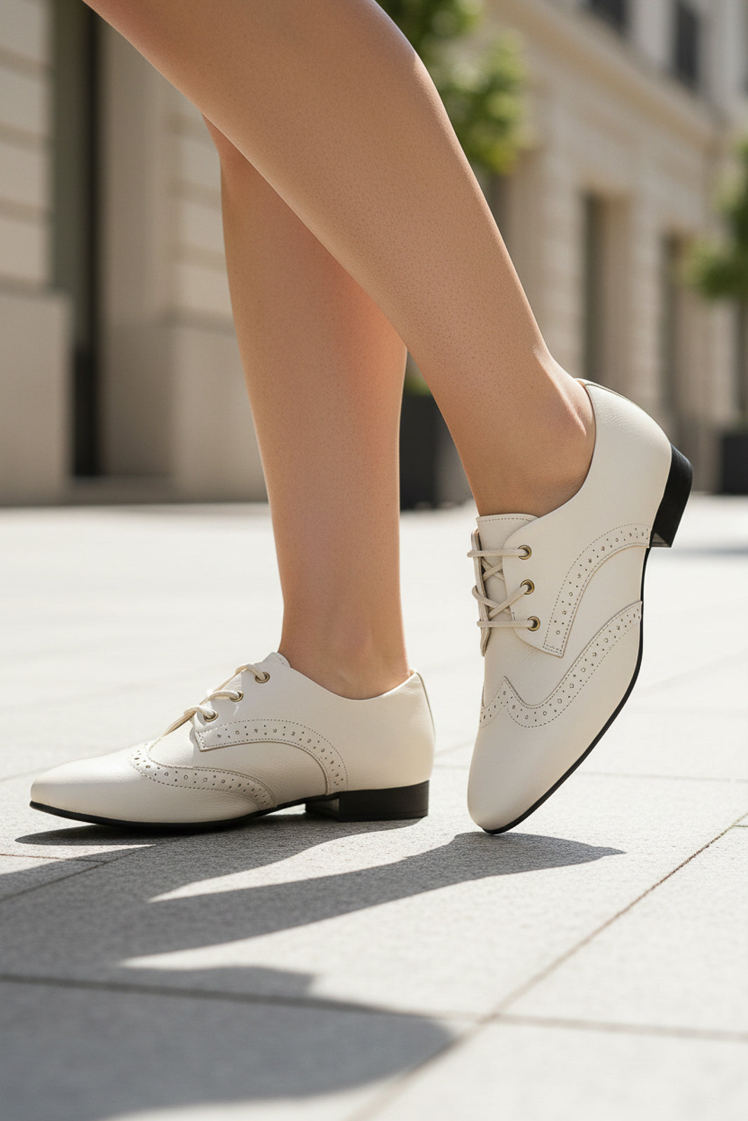 Sapato feminino Oxford em couro detalhes 0211