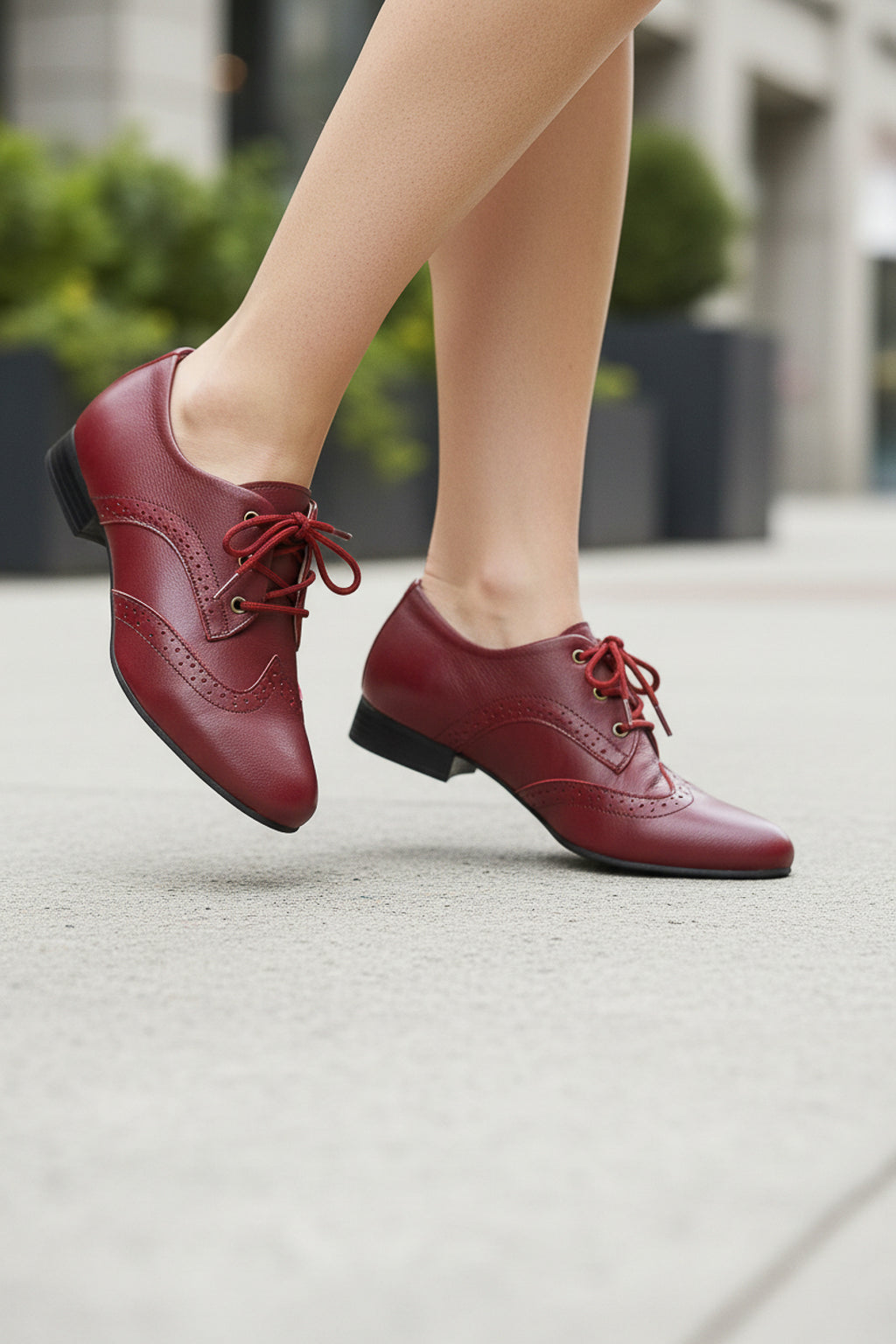 Sapato feminino Oxford em couro detalhes 0211