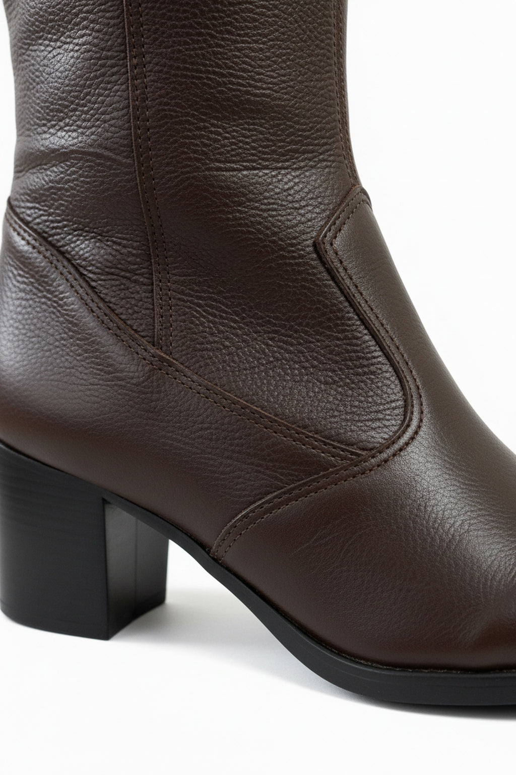 Bota em couro feminina cano longo salto médio 0280