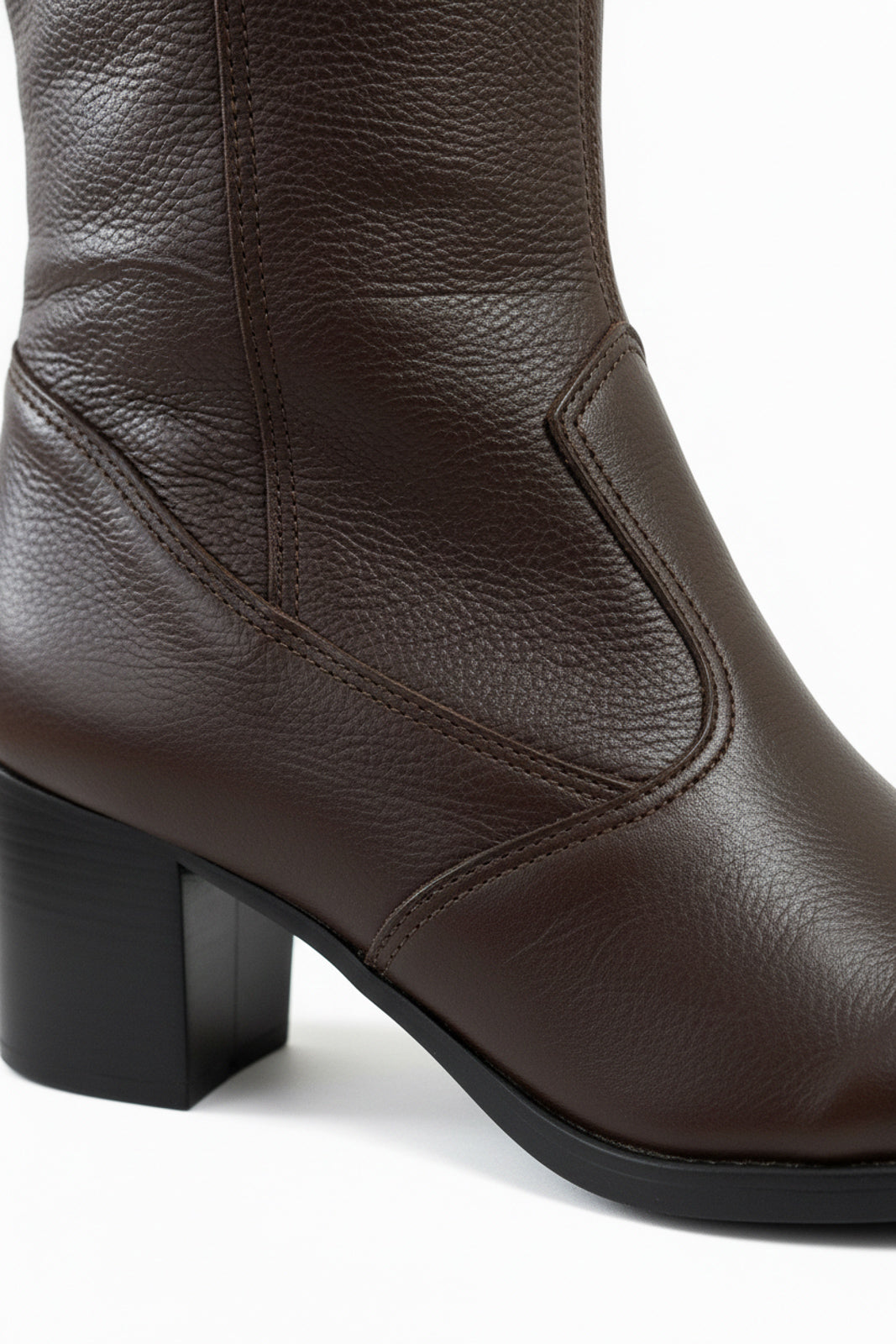Bota em couro feminina cano longo salto médio 0280