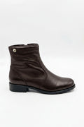 Bota cano curto em couro com zíper  0302