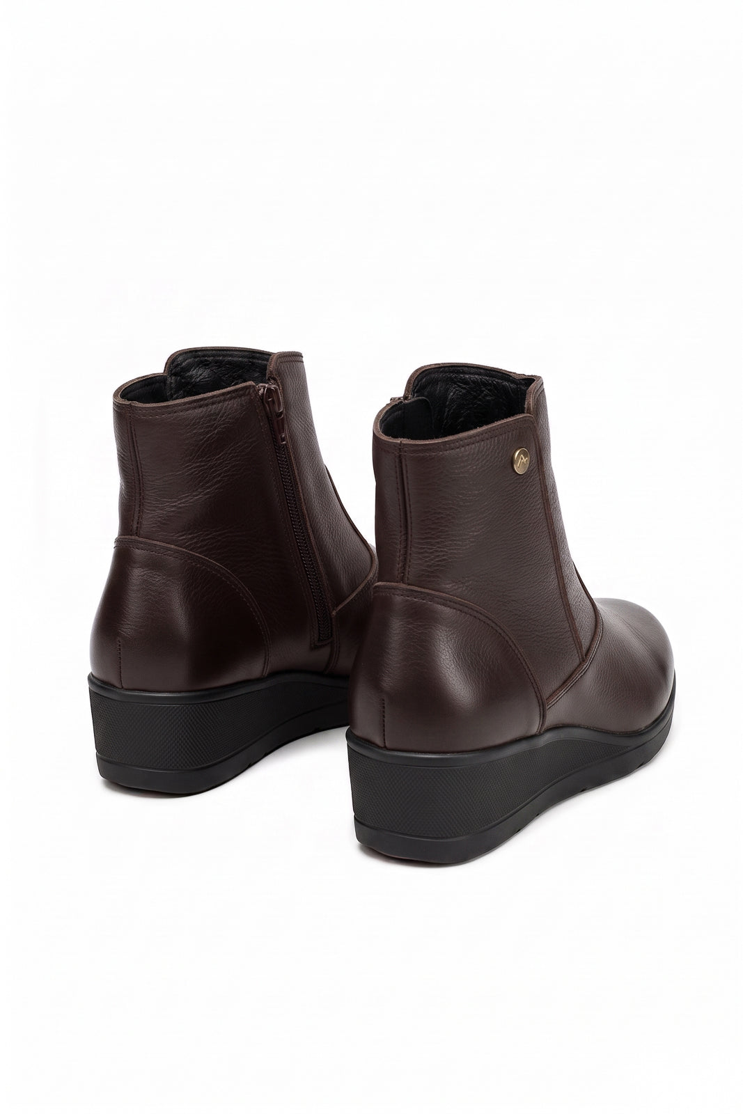 Bota de couro feminina cano curto salto anabela confort 0321