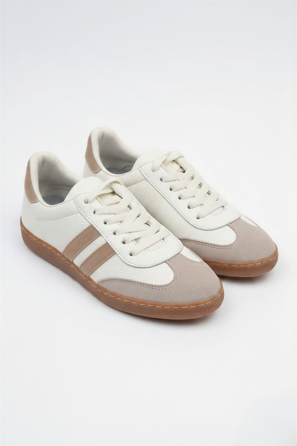 Tênis feminino de couro retrô 0350