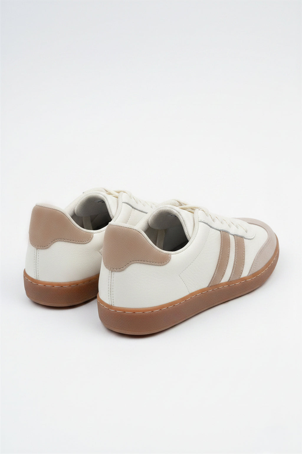 Tênis feminino de couro retrô 0350