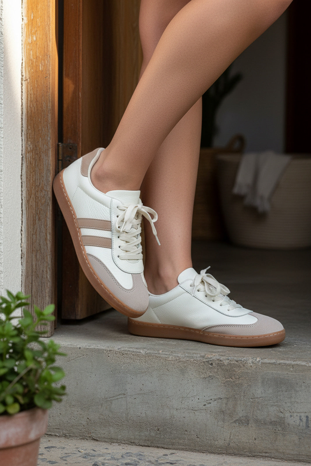 Tênis feminino de couro retrô 0350