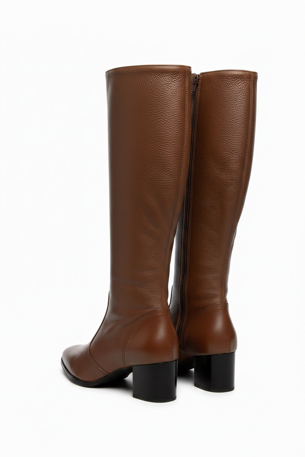 Bota em couro feminina cano longo com salto  025