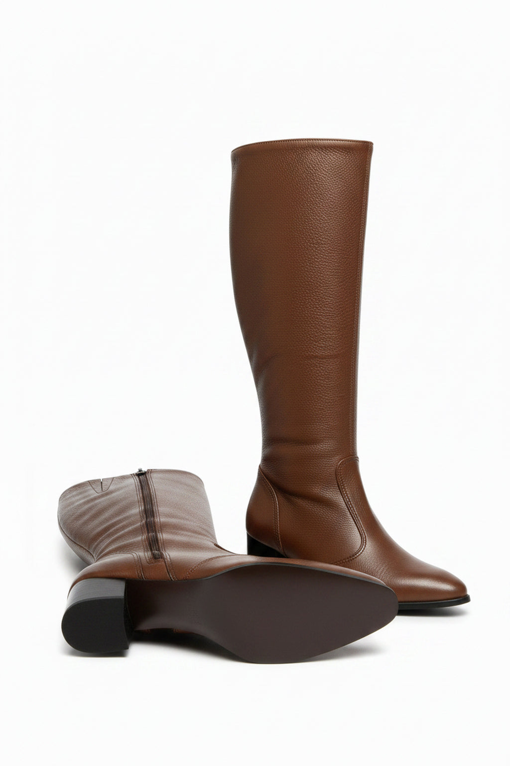 Bota em couro feminina cano longo com salto  025
