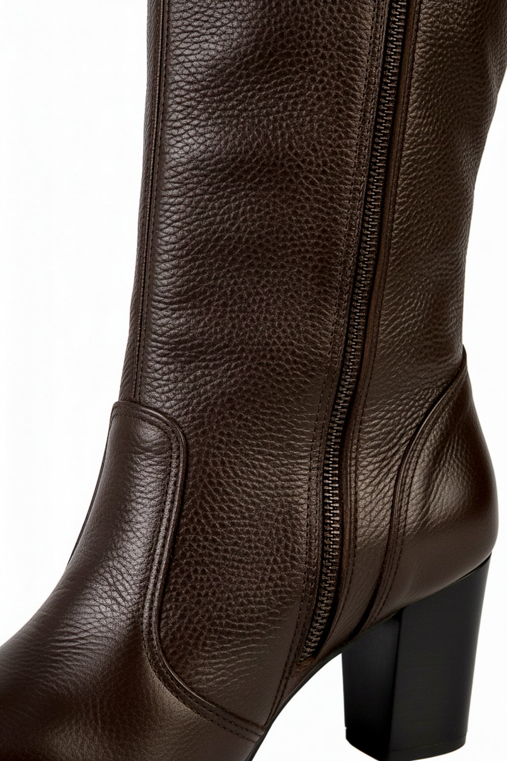 Bota cano longo em couro com salto 6585