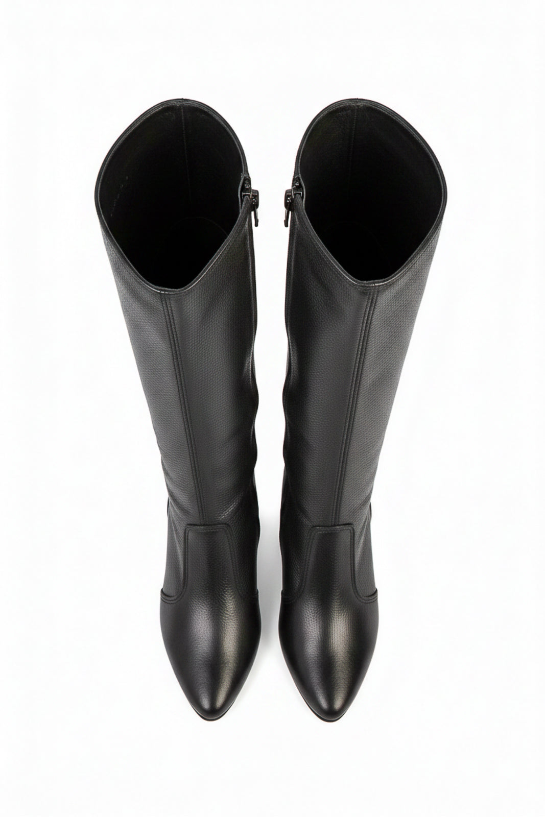 Bota cano longo em couro com salto 6585