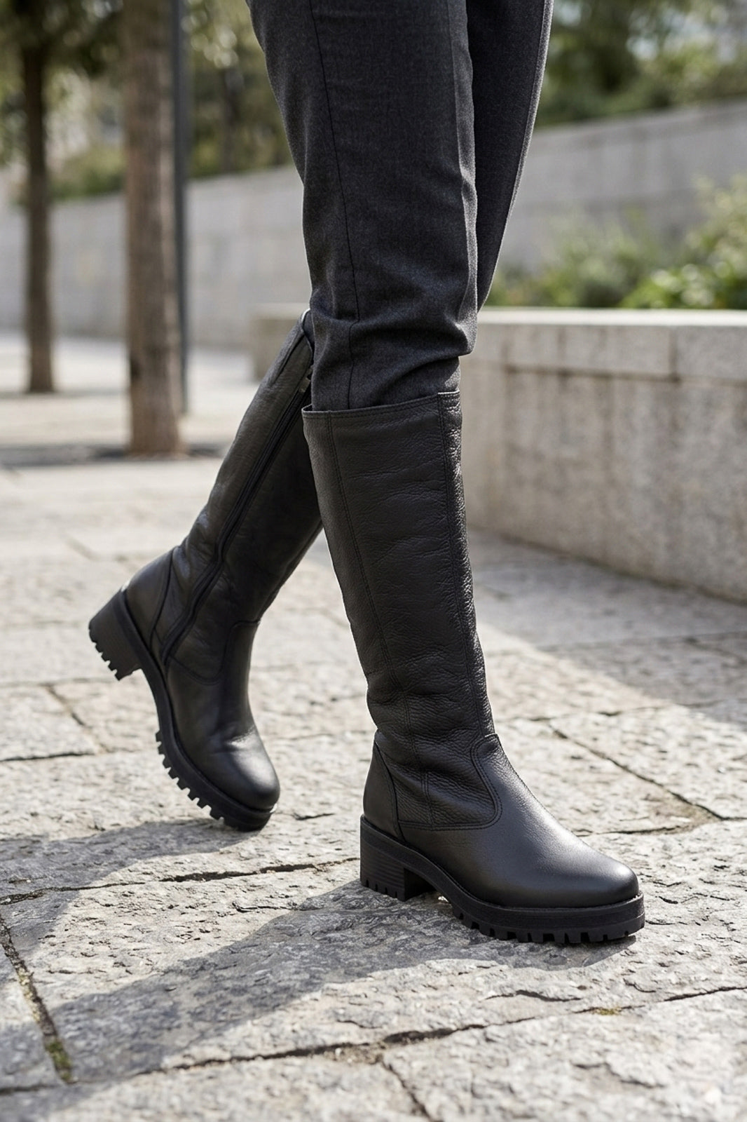 Bota tratorada de couro forrada com pelo 7500