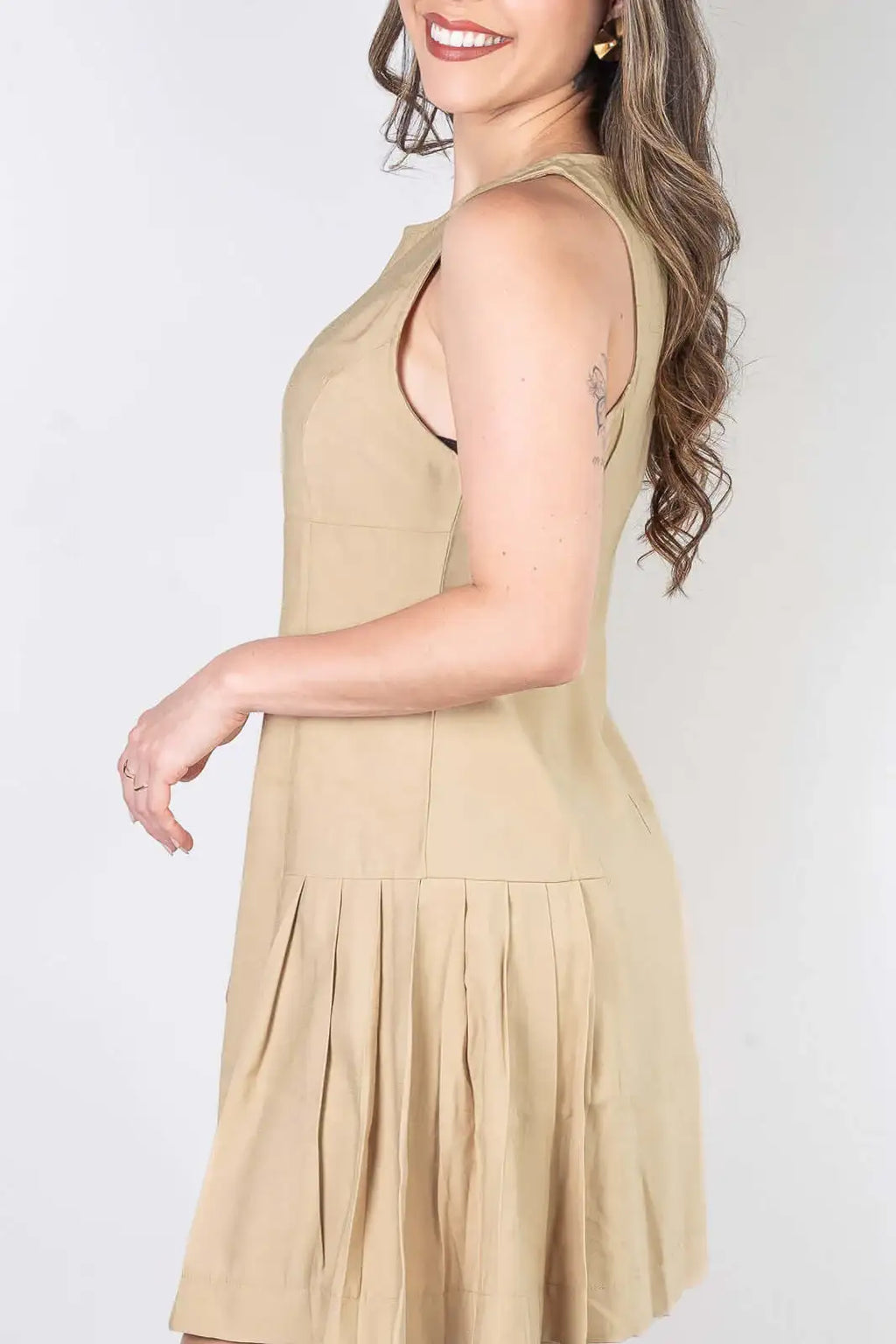 Vestido curto godê regata com pregas 51054 - Enluaze