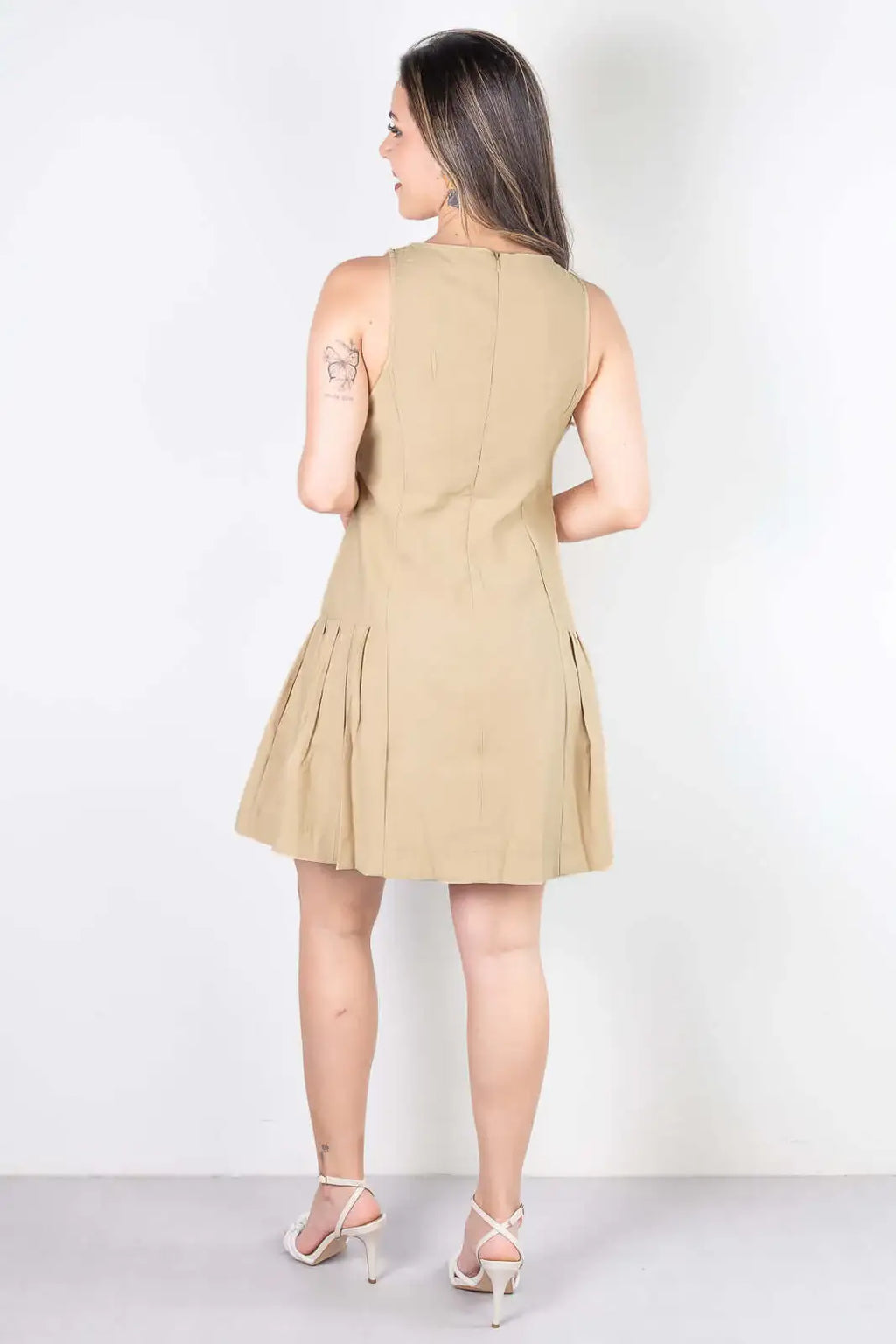 Vestido curto godê regata com pregas 51054 - Enluaze