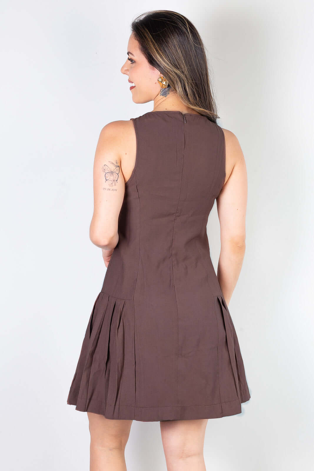 Vestido curto godê regata com pregas 51054 - Enluaze