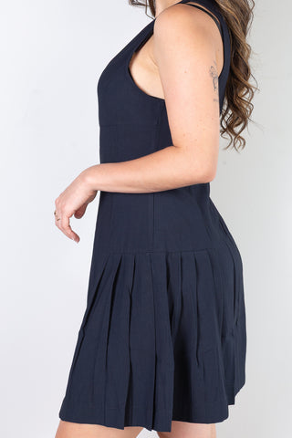 Vestido curto godê regata com pregas 51054