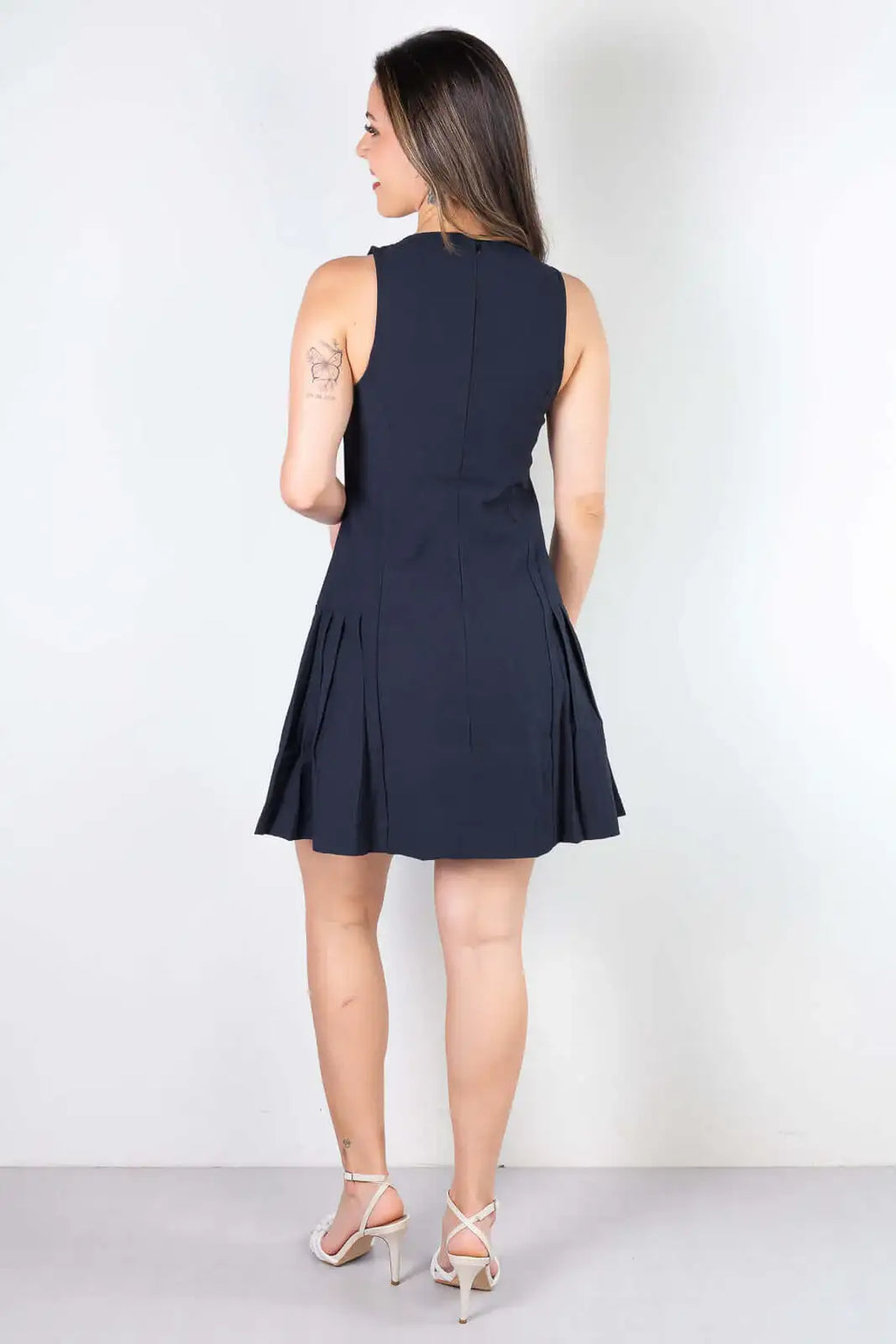 Vestido curto godê regata com pregas 51054 - Enluaze