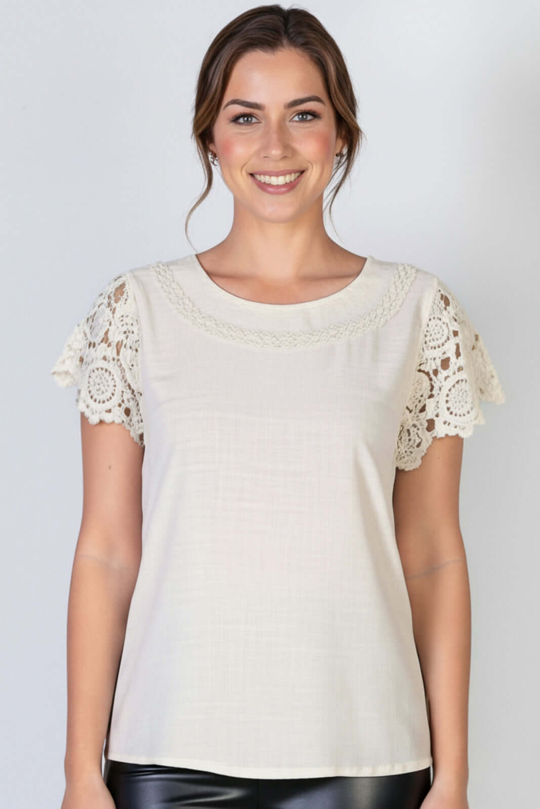 Blusa manga curta feminina detalhe crochê 51607 - Enluaze